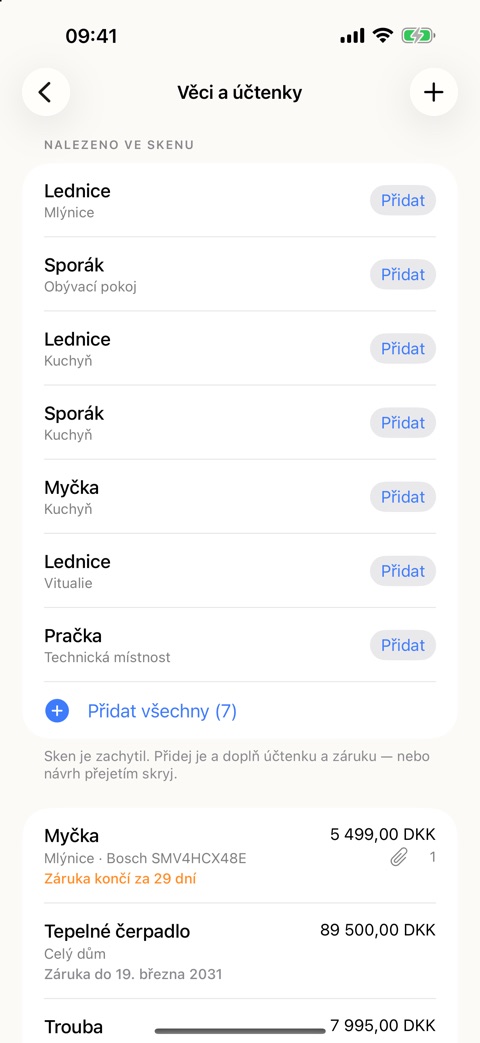 Snímek obrazovky z aplikace: seznam věcí s návrhy nalezenými ve skenu — lednička, sporák, myčka